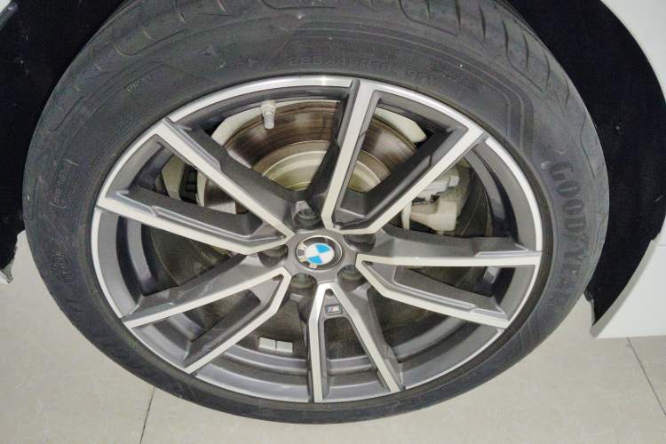 Used BMW 3 Series 2021 320Li M Sport Package Right Rear Wheel Hub