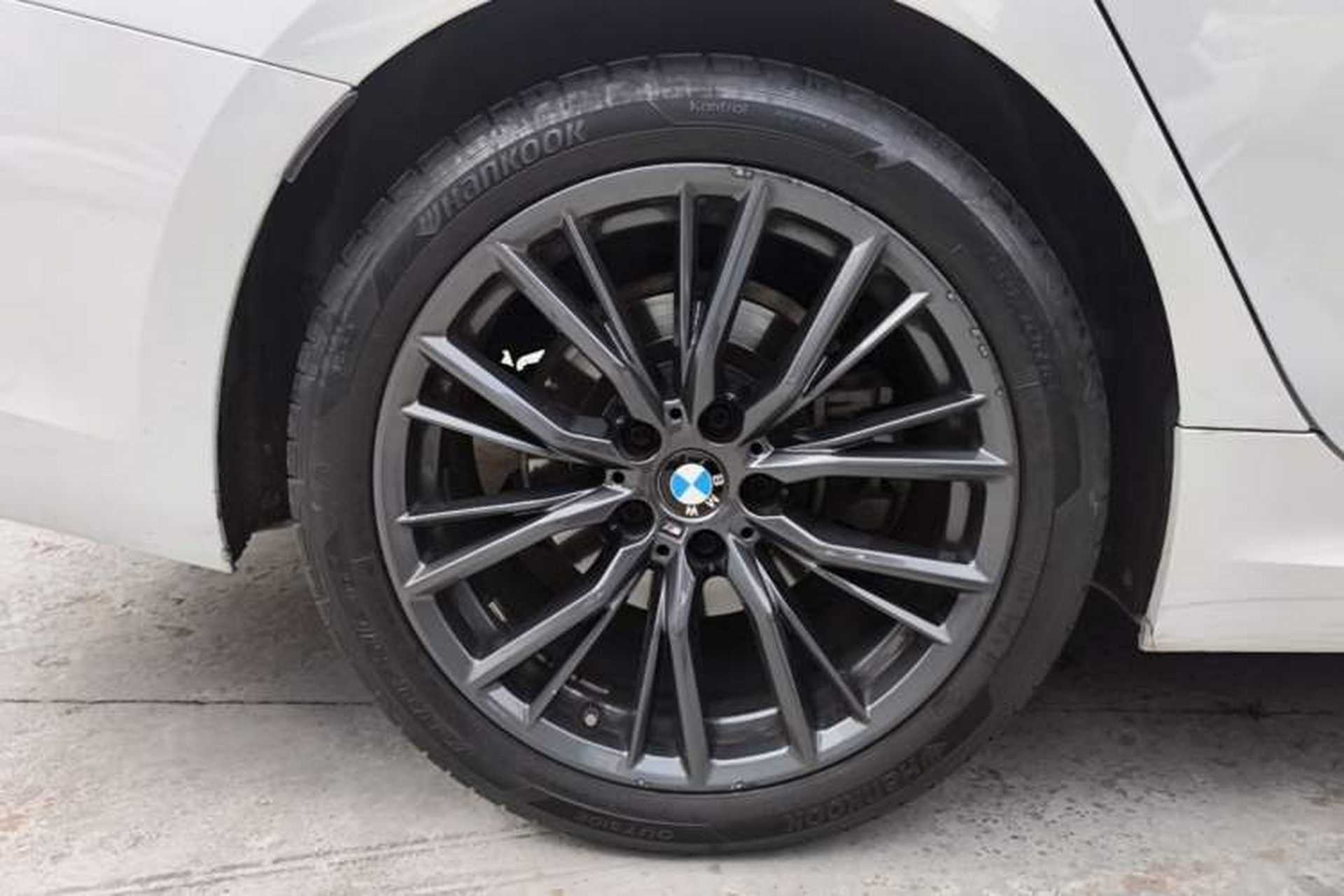Used BMW 3 Series 2021 325i M Sport Night Edition package Right Rear Wheel Hub