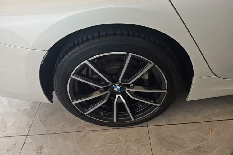 Used BMW 3 Series 2021 Restyled 325Li M Sport Package Right Rear Wheel Hub