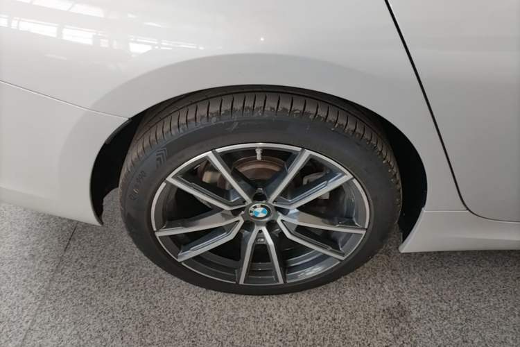 Used BMW 3 Series 2021 320Li M Sport Package Right Rear Wheel Hub