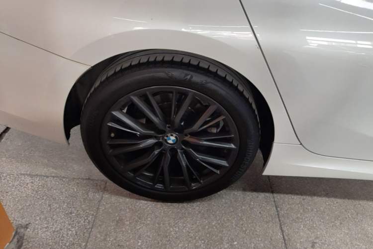 Used BMW 3 Series 2021 Restyled 325i M Sport Night Edition Package Right Rear Wheel Hub