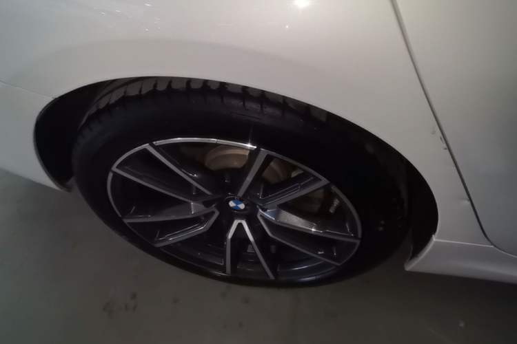 Used BMW 3 Series 2021 Second Facelift 320Li M Sport Package Right Rear Wheel Hub