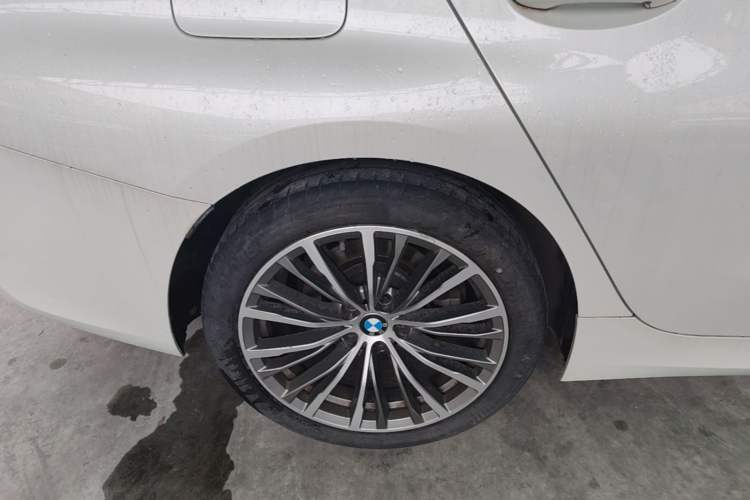 Used BMW 3 Series 2021 Restyled 320i Sport Package Right Rear Wheel Hub