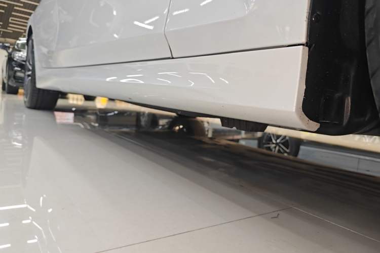 Used BMW 3 Series 2021 320Li M Sport Package Right Side Sill