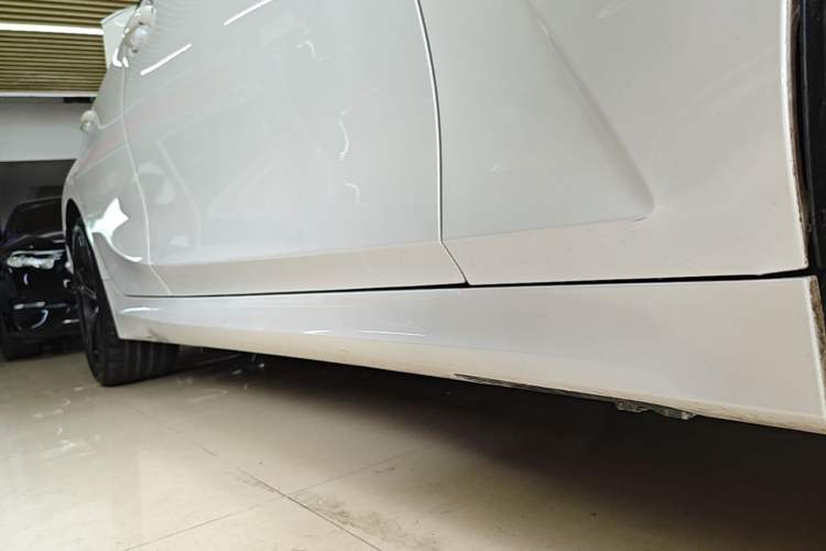 Used BMW 3 Series 2021 Second Facelift 325i M Sport Package Right Side Sill