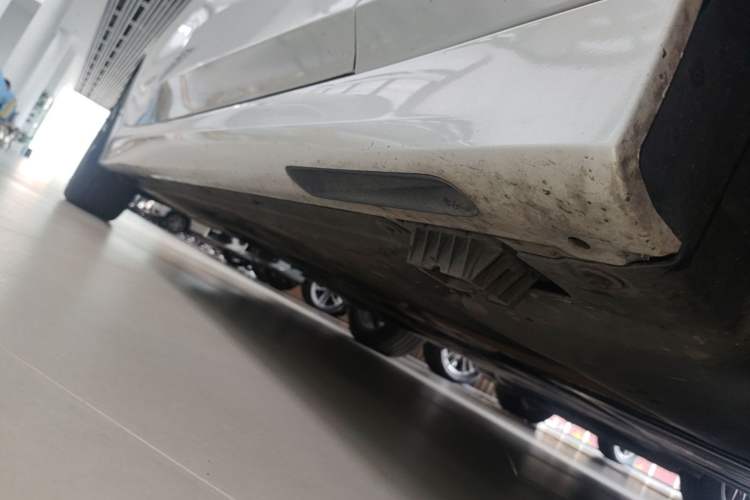 Used BMW 3 Series 2021 325Li M Sport Package Right Side Sill