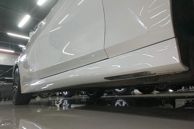 Used BMW 3 Series 2021 Second Facelift 325Li M Sport Package Right Side Sill