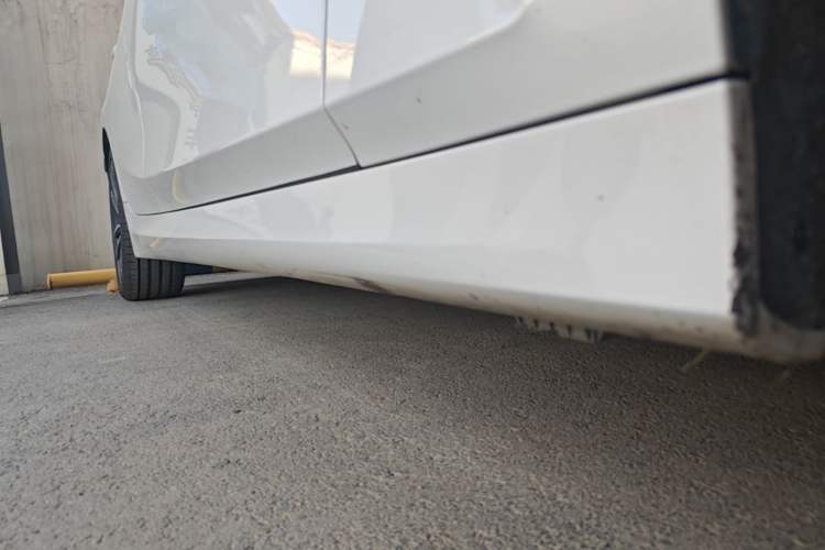 Used BMW 3 Series 2021 Second Facelift 320Li M Sport Package Right Side Sill