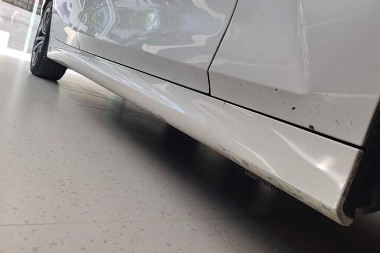 Used BMW 3 Series 2021 Facelifted 320Li M Sport Package Right Side Sill