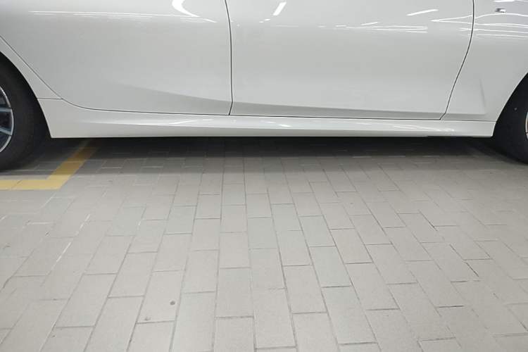 Used BMW 3 Series 2021 Second Facelift 325Li M Sport Package Right Side Sill