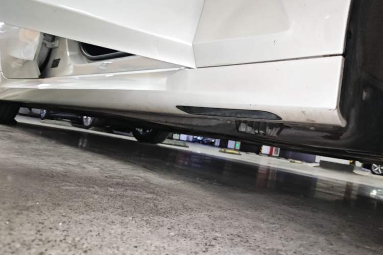 Used BMW 3 Series 2021 Second Facelift 325Li M Sport Package Right Side Sill