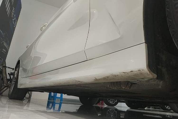 Used BMW 3 Series 2021 320i Sport Package Right Side Sill