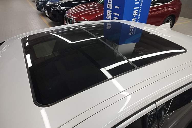 Used BMW 3 Series 2021 Second Facelift 325Li M Sport Package Roof
