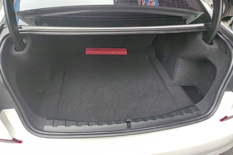Used BMW 3 Series 2021 320Li M Sport Package Trunk