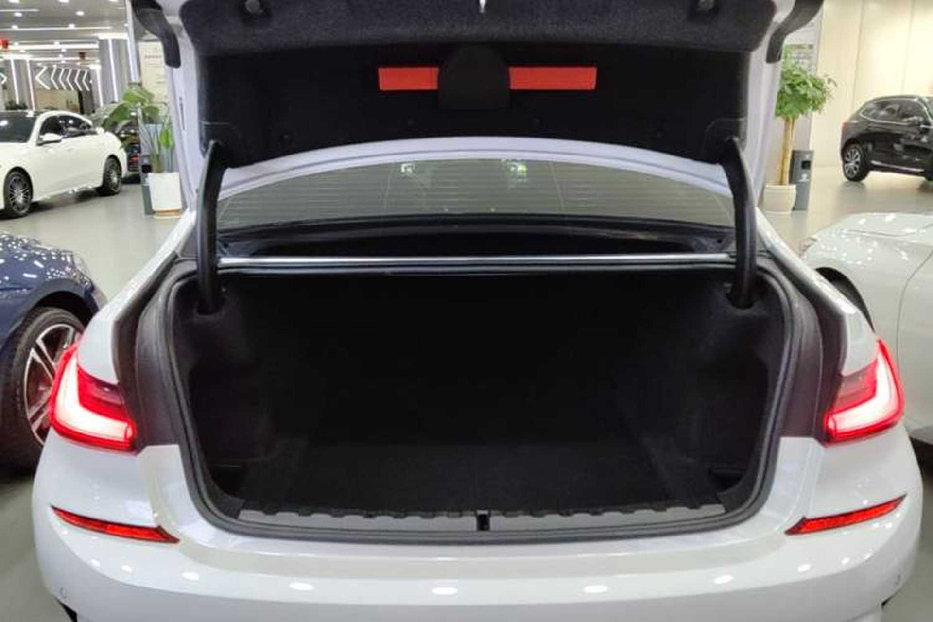 Used BMW 3 Series 2021 Second Facelift 320Li M Sport Package Trunk