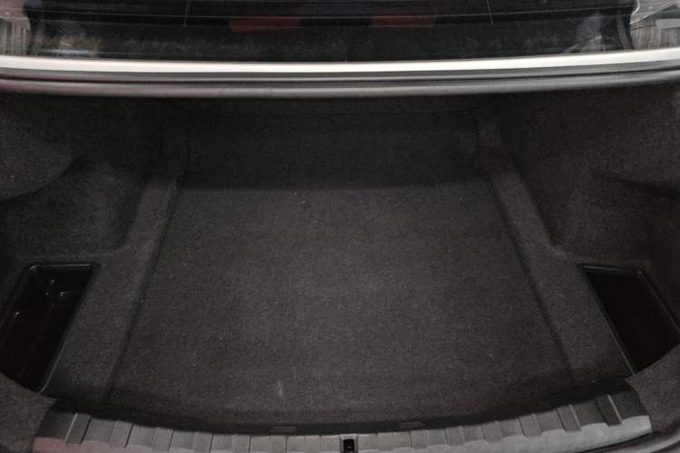 Used BMW 3 Series 2021 Second Facelift 320Li M Sport Package Trunk