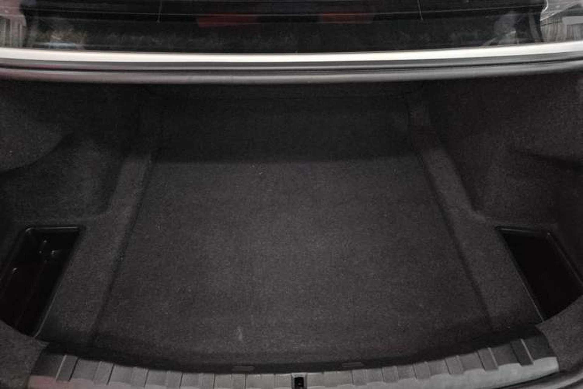 Used BMW 3 Series 2021 Second Facelift 320Li M Sport Package Trunk