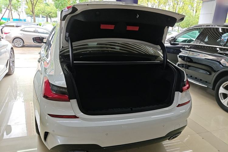 Used BMW 3 Series 2021 Second Facelift 325i M Sport Package Trunk