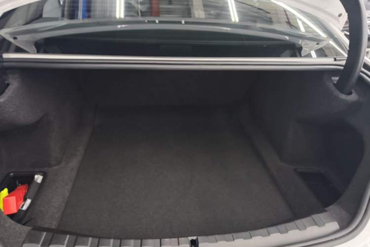 Used BMW 3 Series 2021 325i M Sport Night Edition package Trunk