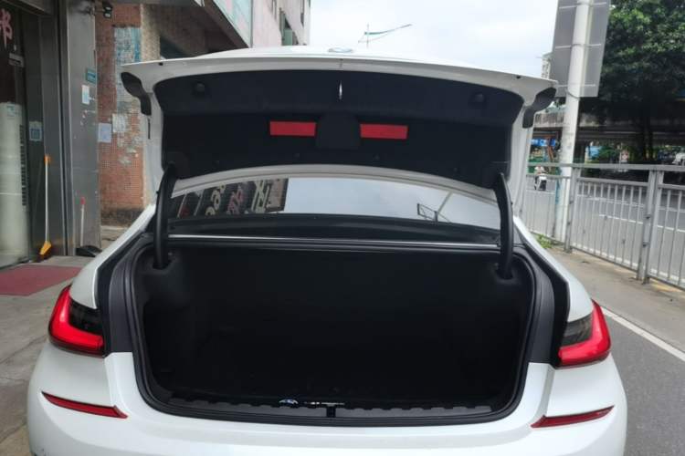 Used BMW 3 Series 2021 320Li M Sport Package Trunk