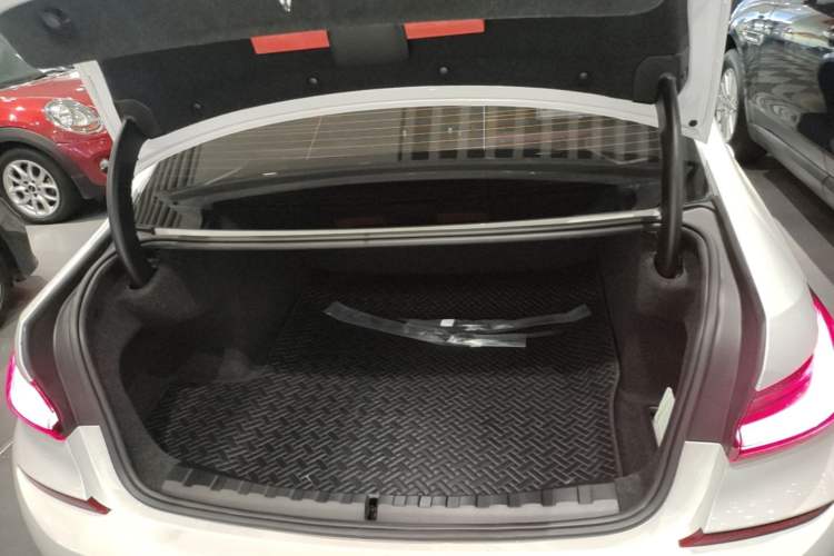 Used BMW 3 Series 2021 Second Facelift 325i M Sport Night Edition Package Trunk