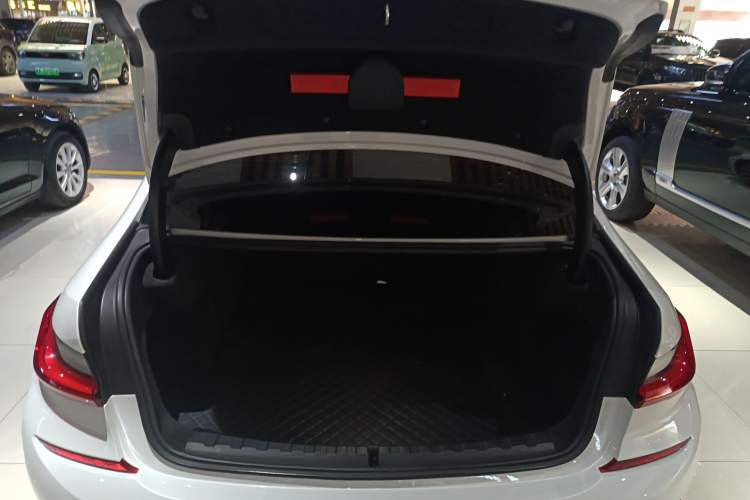 Used BMW 3 Series 2021 Facelifted 320Li M Sport Package Trunk