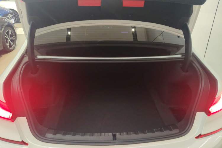 Used BMW 3 Series 2021 Facelifted 325Li M Sport Night Edition Package Trunk