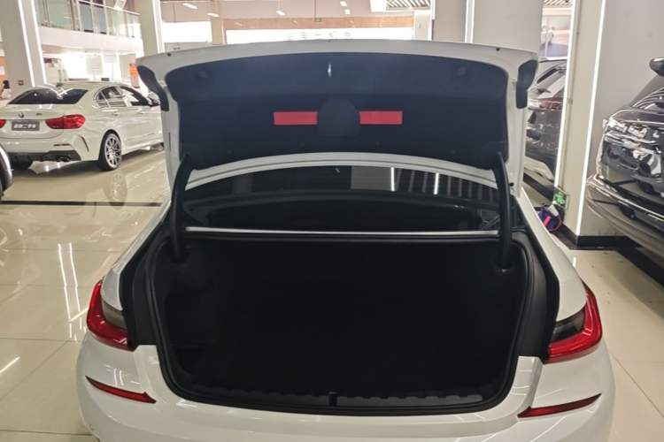 Used BMW 3 Series 2021 Facelifted 320Li M Sport Package Trunk