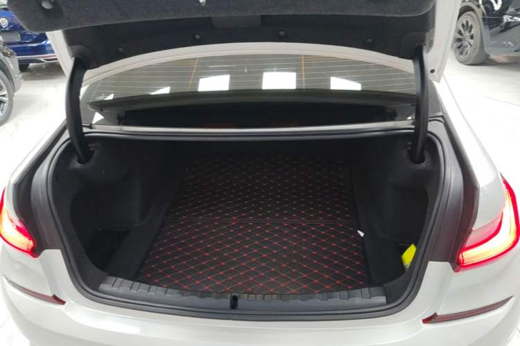 Used BMW 3 Series 2021 Second Facelift 325Li M Sport Package Trunk
