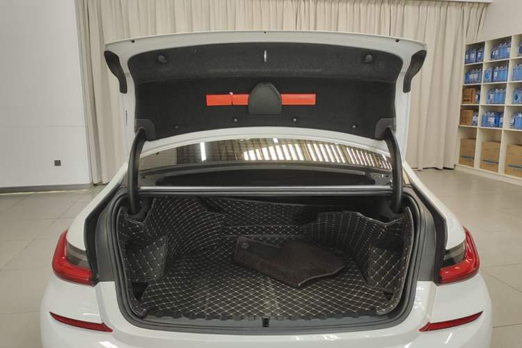 Used BMW 3 Series 2021 Second Facelift 325Li M Sport Package Trunk