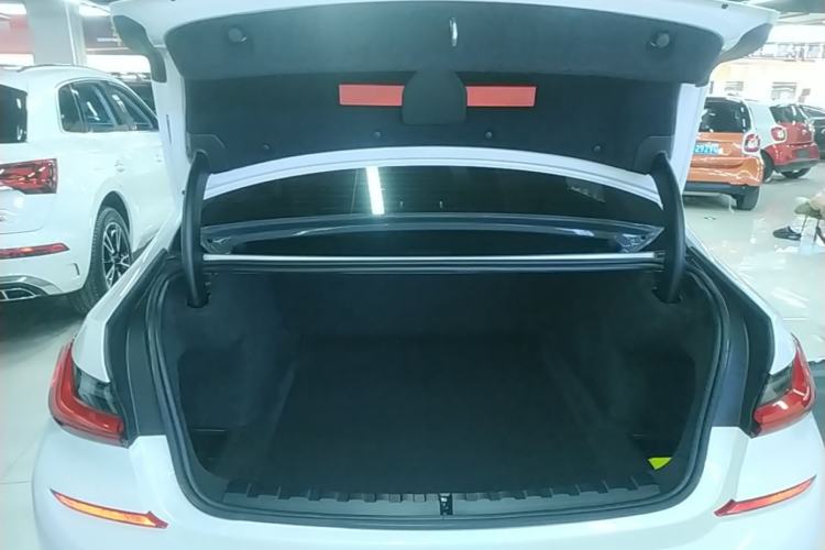 Used BMW 3 Series 2021 Second Facelift 325Li M Sport Package Trunk