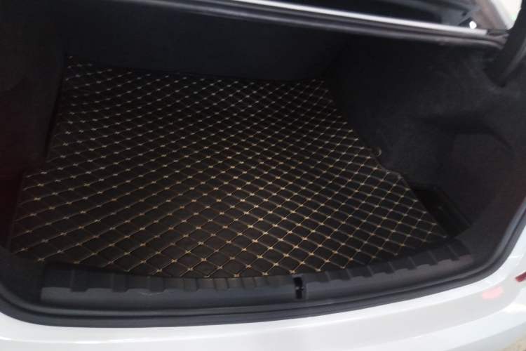 Used BMW 3 Series 2021 Second Facelift 320Li M Sport Package Trunk