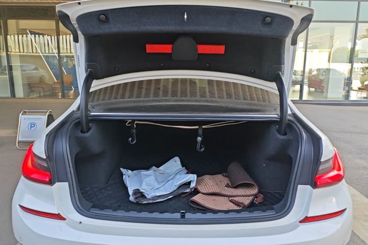 Used BMW 3 Series 2021 Second Facelift 320Li M Sport Package Trunk