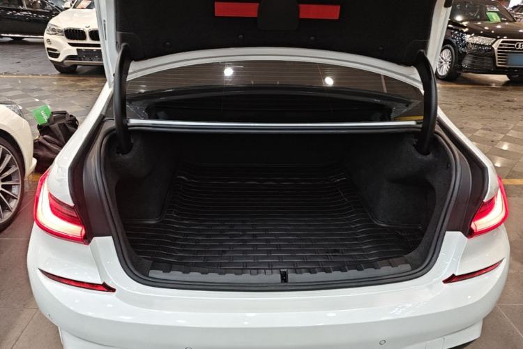 Used BMW 3 Series 2021 Second Facelift 320Li M Sport Package Trunk