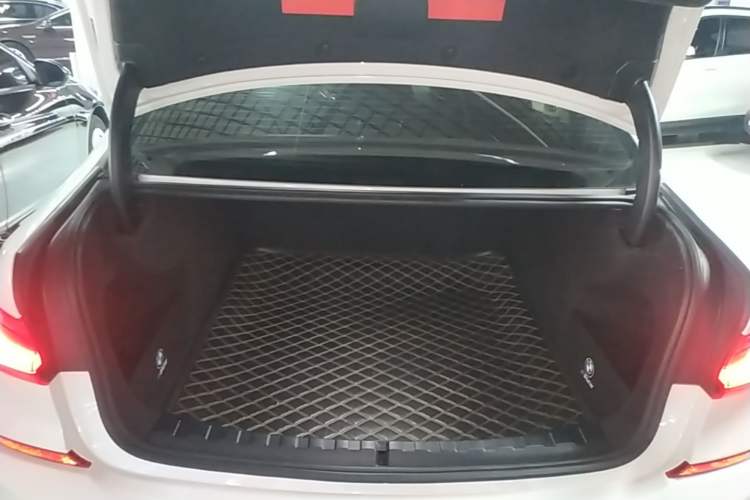 Used BMW 3 Series 2021 325Li M Sport Package Trunk