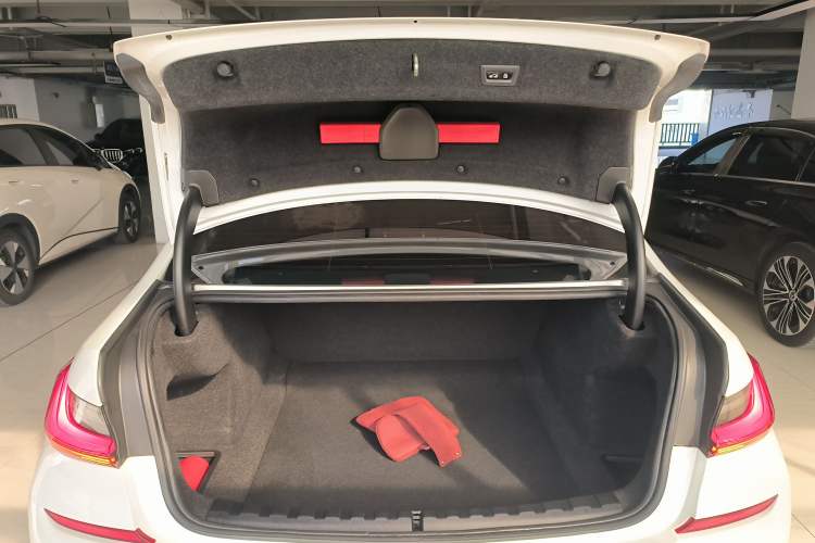 Used BMW 3 Series 2021 Restyled 325Li M Sport Package Trunk