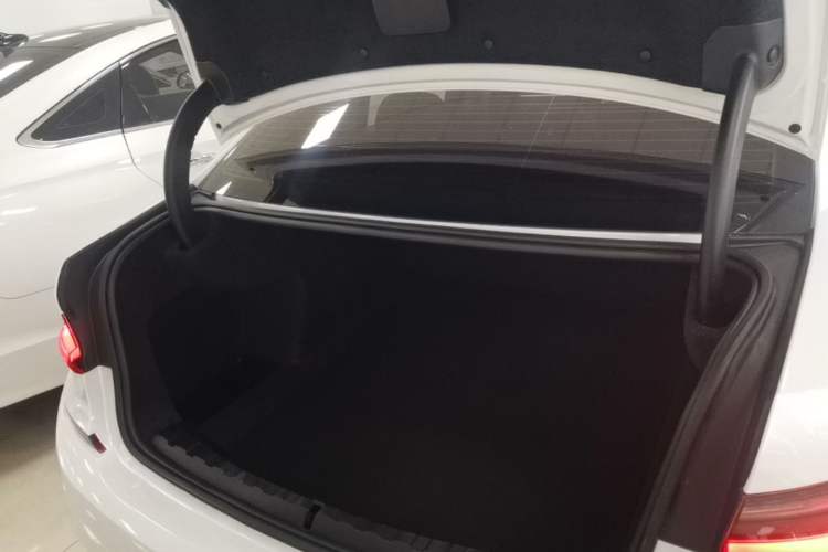 Used BMW 3 Series 2021 325Li M Sport Package Trunk