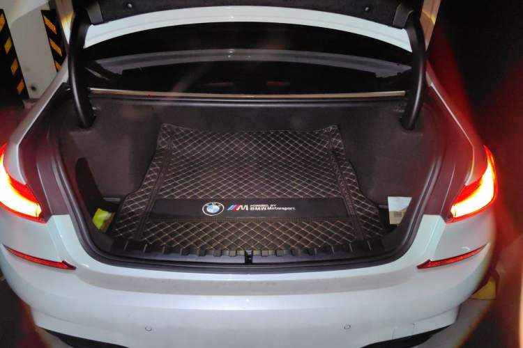 Used BMW 3 Series 2021 325Li M Sport Shadowline Package Trunk