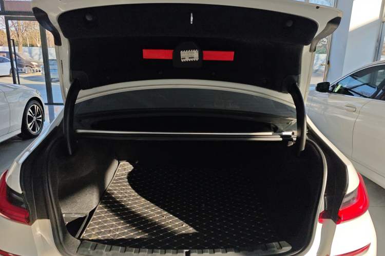 Used BMW 3 Series 2021 Facelifted 320Li M Sport Package Trunk