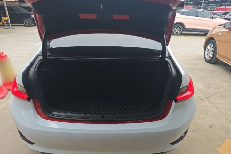 Used BMW 3 Series 2021 320i Sport Package Trunk