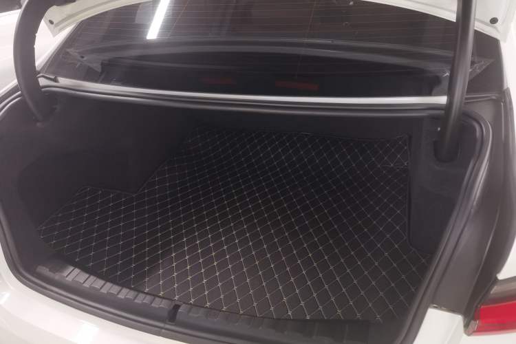Used BMW 3 Series 2021 Second Facelift 325Li M Sport Package Trunk