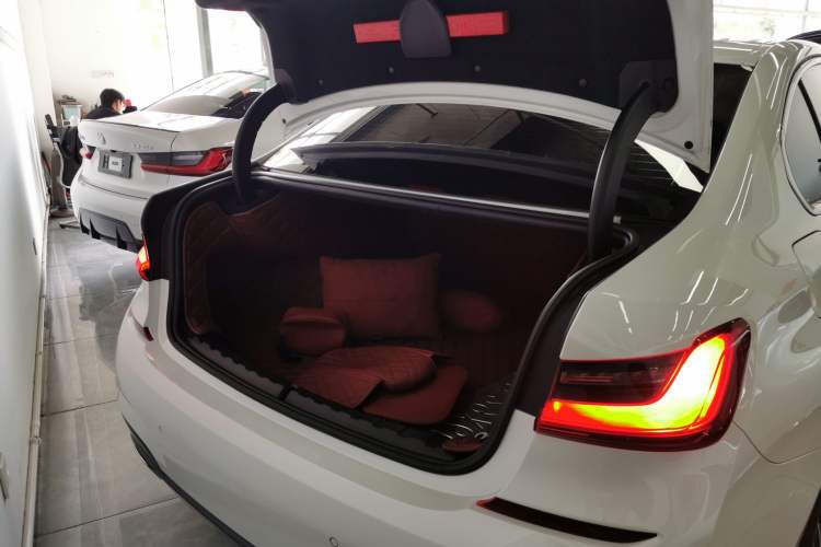Used BMW 3 Series 2021 Second Facelift 325Li M Sport Package Trunk