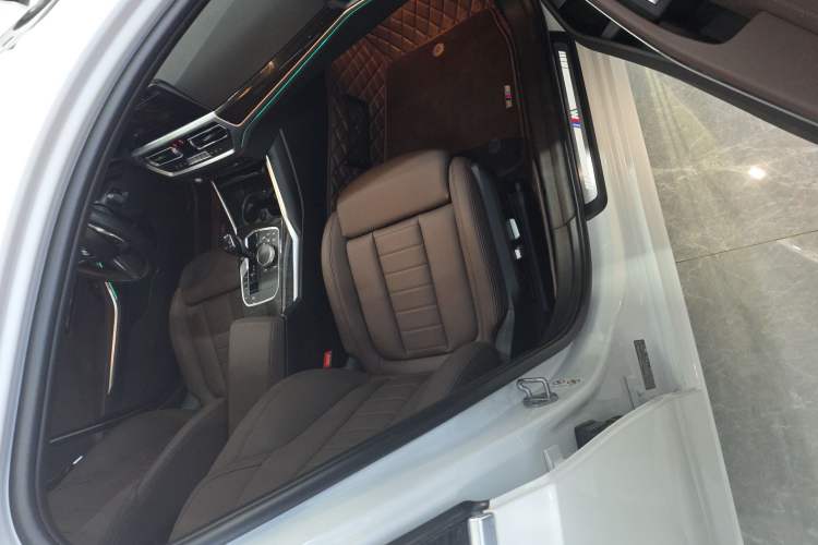 Used BMW 3 Series 2021 Second Facelift 325Li M Sport Package Trunk