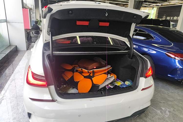 Used BMW 3 Series 2021 320Li M Sport Package Trunk