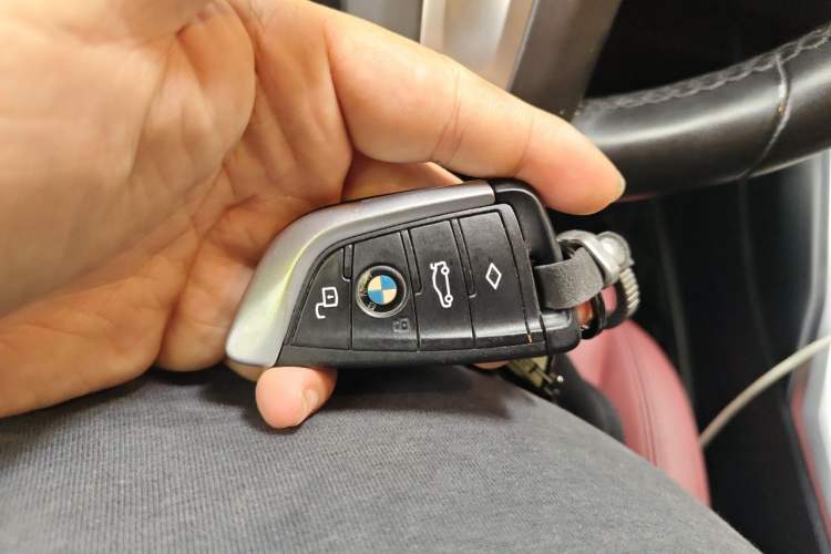 Used BMW 3 Series 2021 325Li M Sport Shadowline Package Vehicle Key
