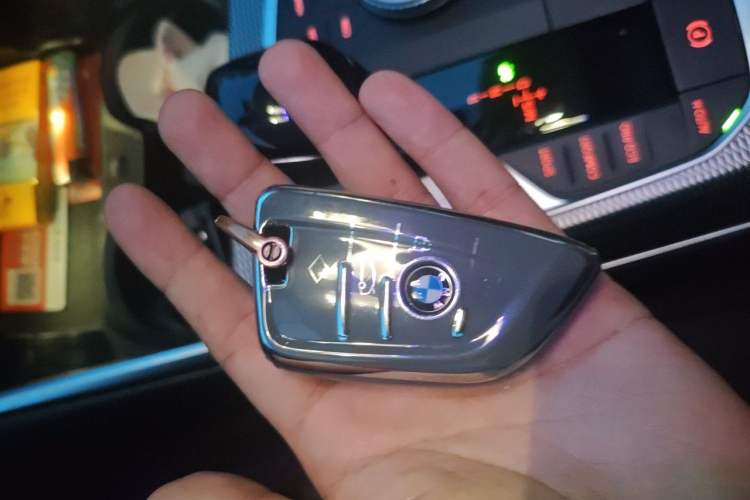 Used BMW 3 Series 2021 325Li M Sport Shadowline Package Vehicle Key