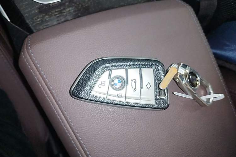 Used BMW 3 Series 2021 Second Facelift 325Li M Sport Package Vehicle Key