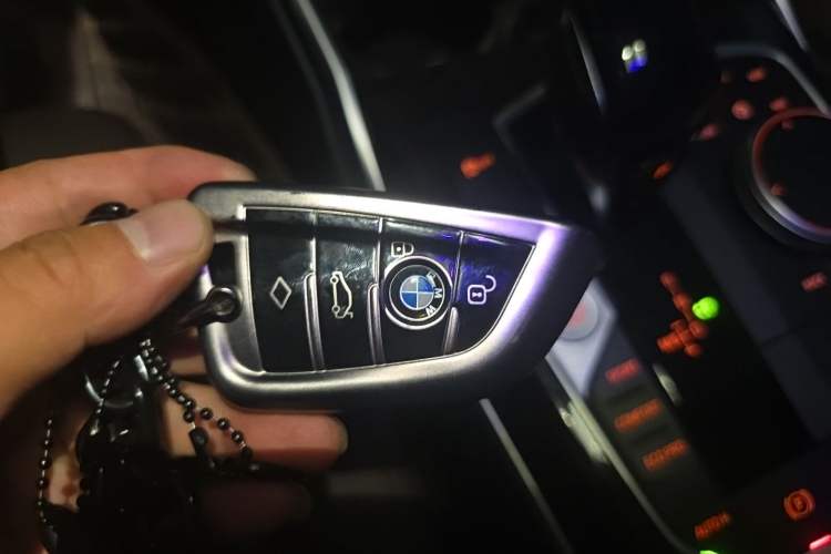 Used BMW 3 Series 2021 Second Facelift 325Li M Sport Package Vehicle Key