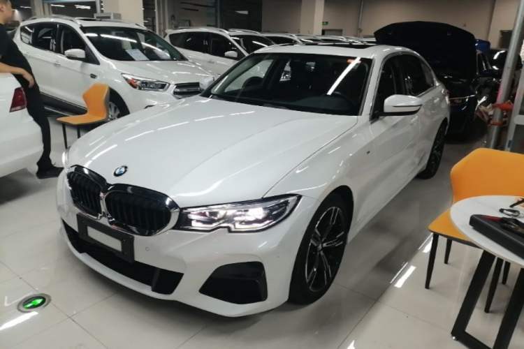 Used BMW 3 Series 2021 Second Facelift 325i M Sport Package Guazi used car, China used car export, Used car for sale, Used BMW cars, Cheapest cars for sale