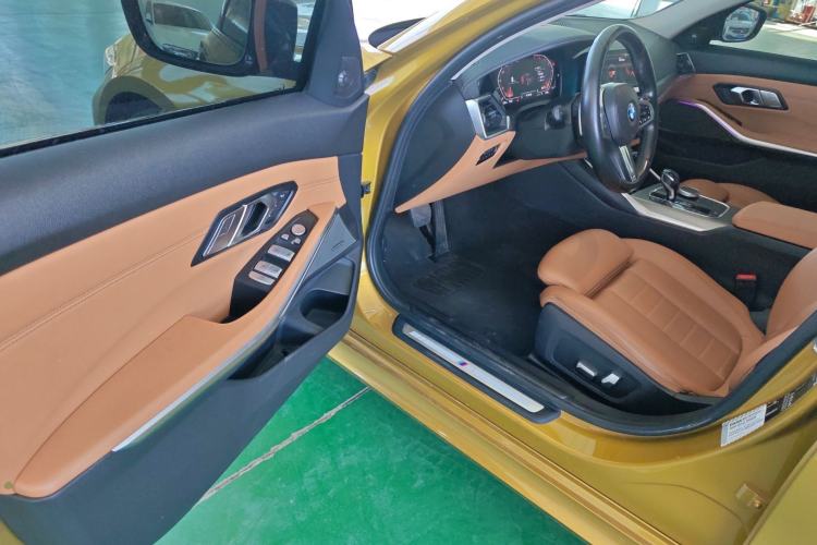 Used BMW 3 Series 2021 330i M Sport Night Edition Driver Seat